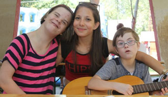 Adományok, segély, rászorulók támogatása, adó 1